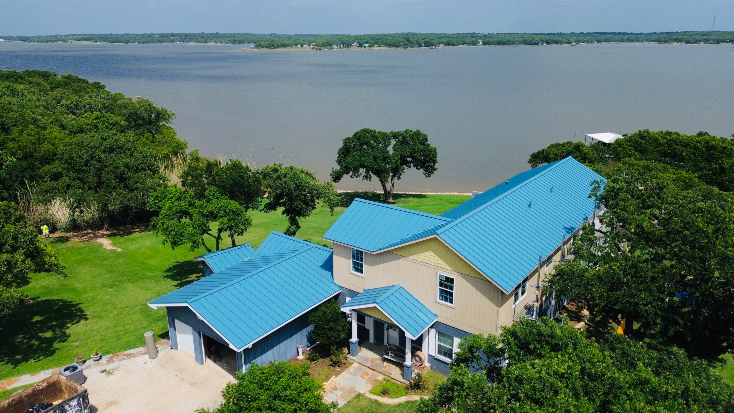 How Different Roofing Materials Influence Structural Performance