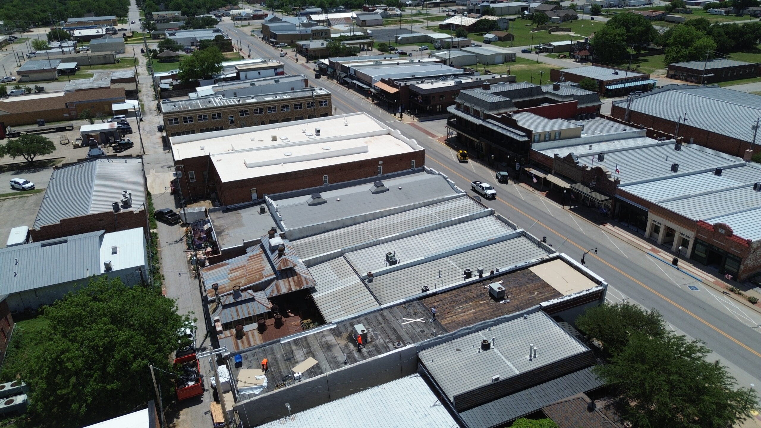 Table Seasonal Roof Challenges and Recommended Repair Priorities