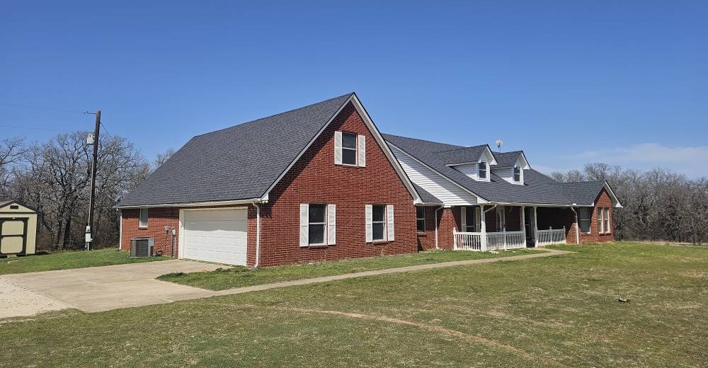 Common Mistakes to Avoid When Selecting Roofing Materials