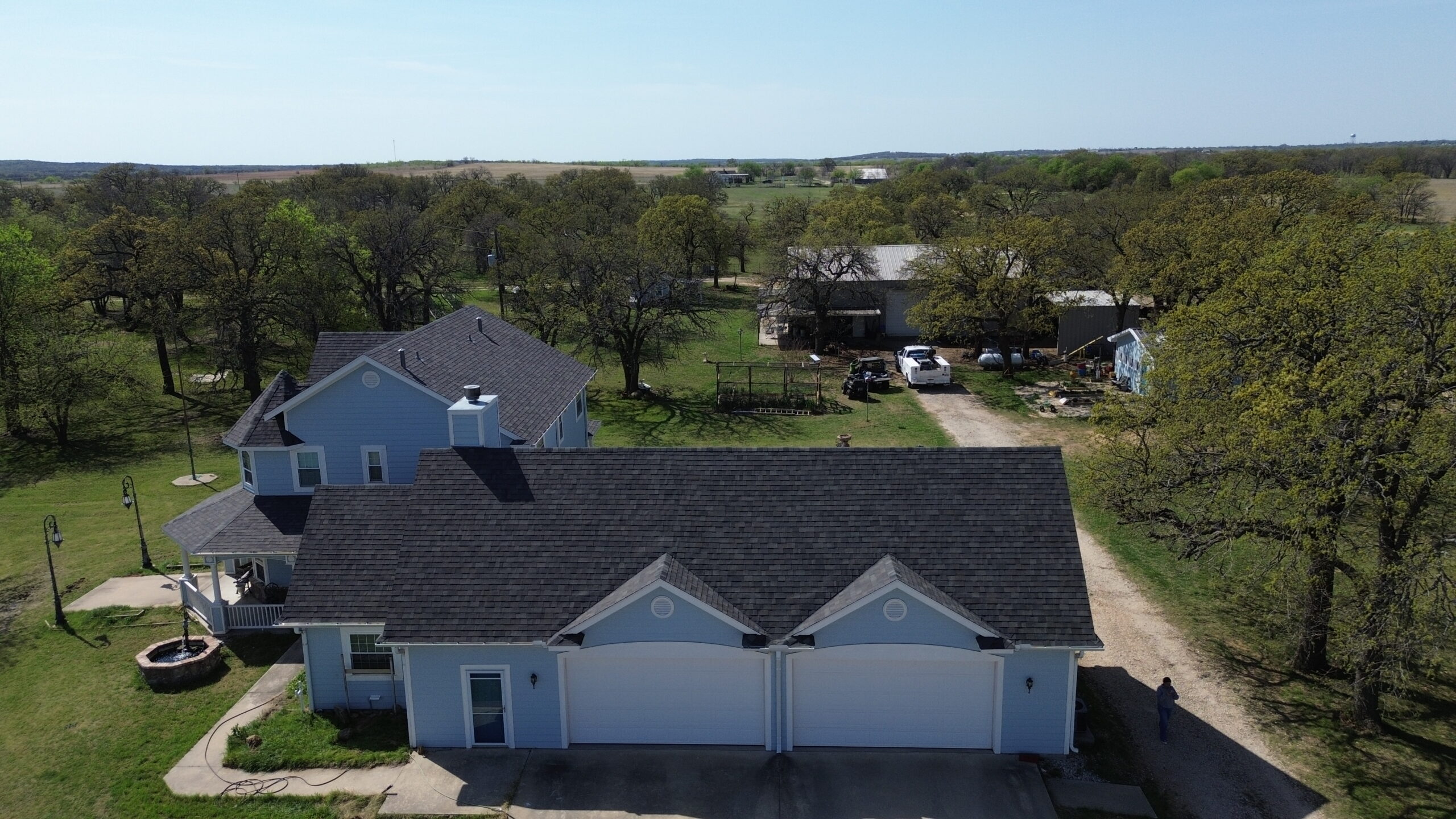 Selecting and Evaluating a Commercial Roofing Contractor